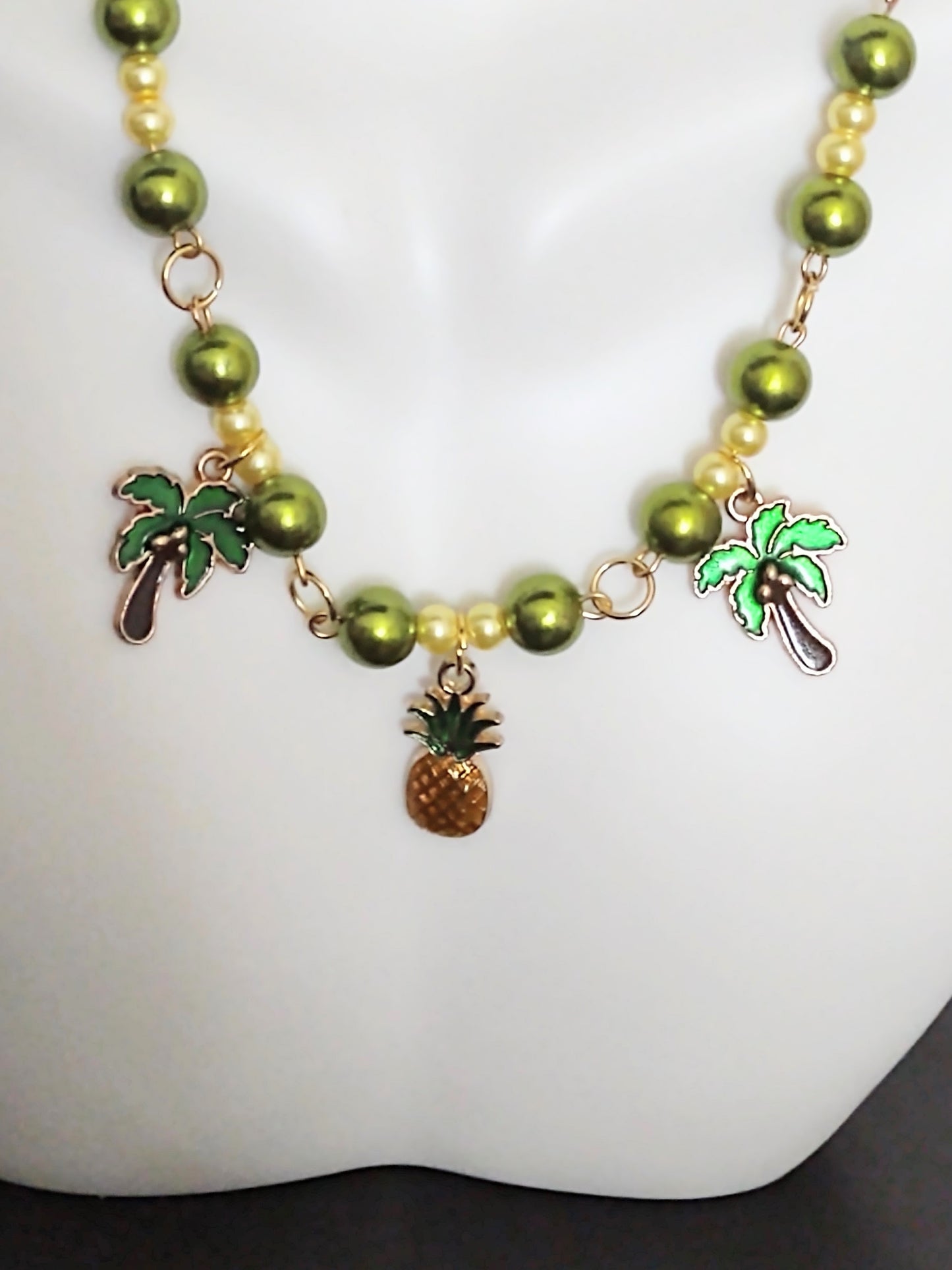 "Palm Beach" Green Pearl Bead Clavicle Necklace, Gold Stainless Steel, Magnetic Clasp