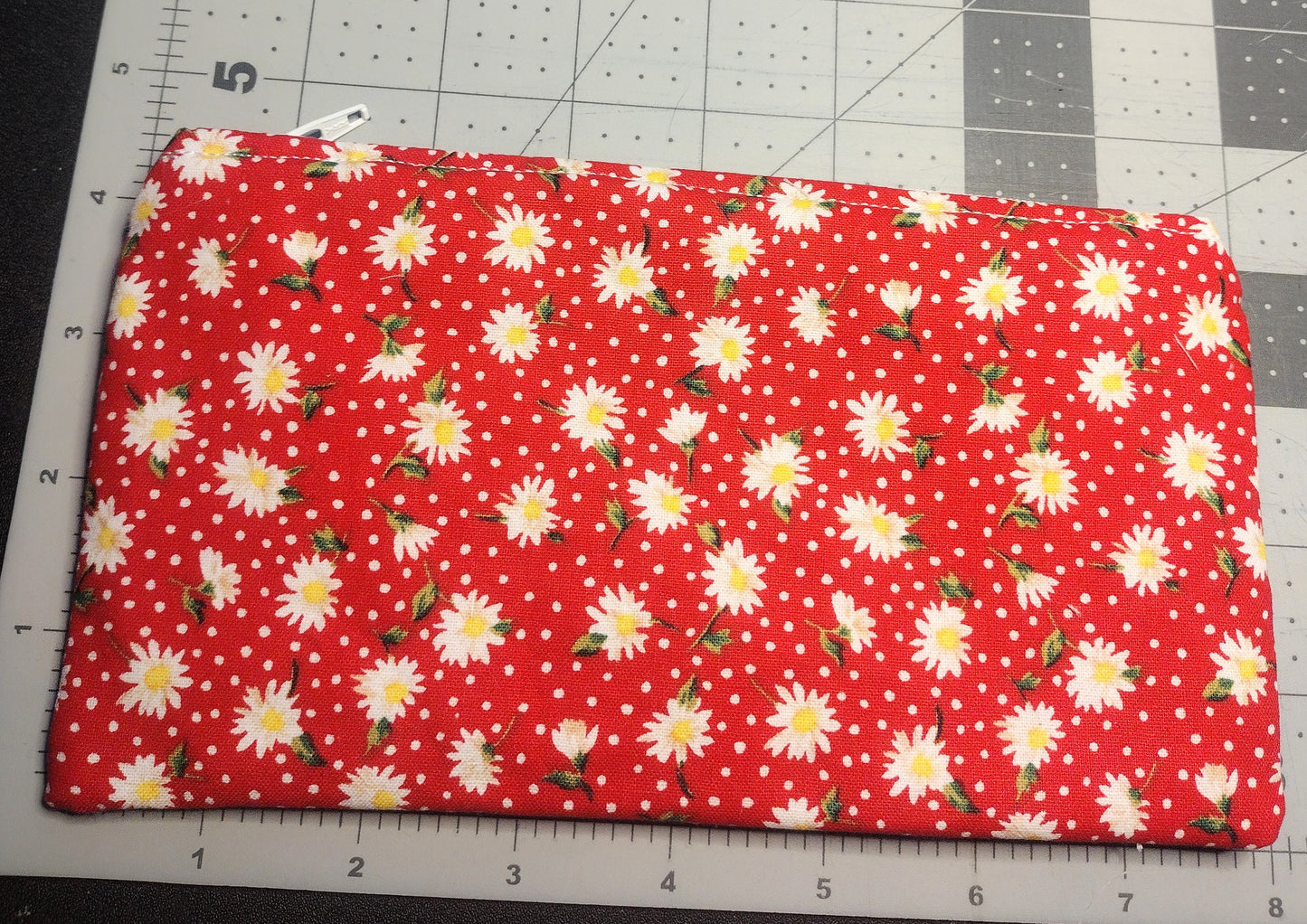 Red Cotton Daisy Print Makeup/Accessory Bag, Zipper Pouch