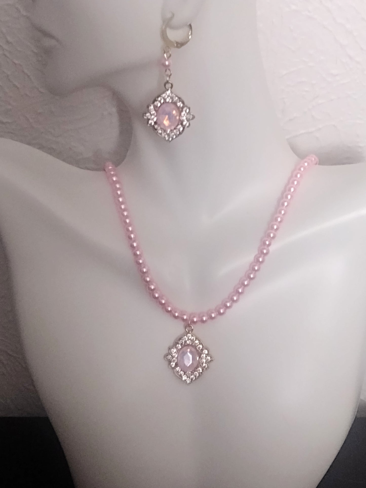 "Ice Pearls" Rhinestone Pearl Beads Necklace, Magnetic Clasp, Gold Stainless Steel, 2 Colors